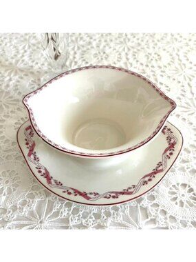 Theodore Haviland New York Gravy Sauce Boat Attached Plate White Pink Holmsford